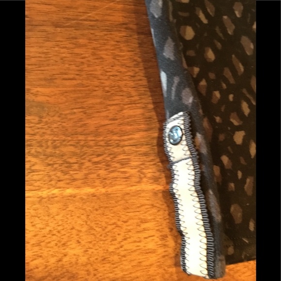 SOLD! Lululemon Vinyasa Wrap/Scarf - Picture 3 of 3